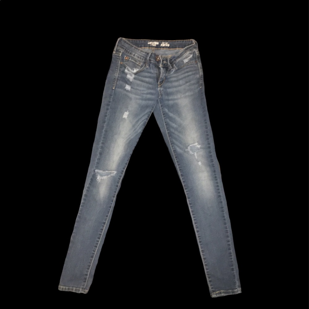 Low rise Levi’s denizen jegging.